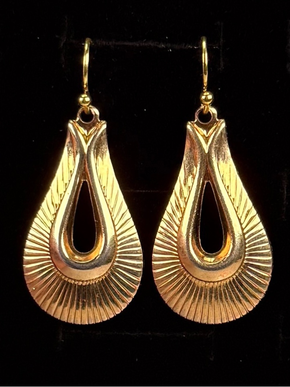 vintage lightweight, aged goldtone pierced earrings